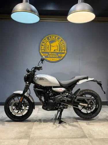 ROYAL ENFIELD GUERRILLA 450 SMOKE SILVER