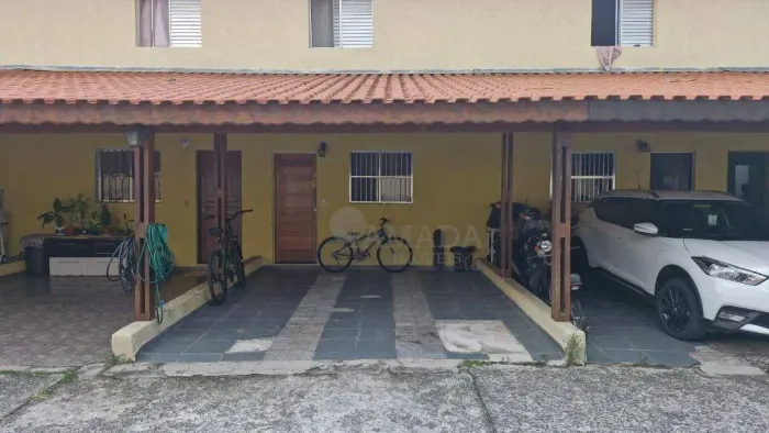 Sobrado em condomínio fechado com 2 quartos, 2 vagas à venda, 83 m² por R$ 380.000 - Ermel