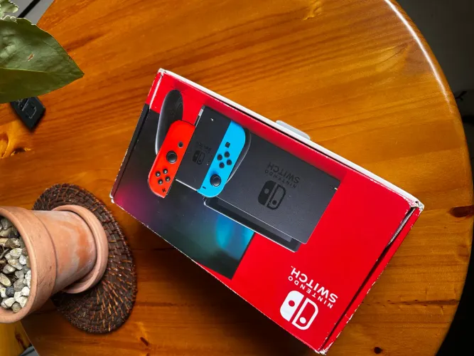 Nintendo Switch v2 (bateria extendida) (bloqueado)
