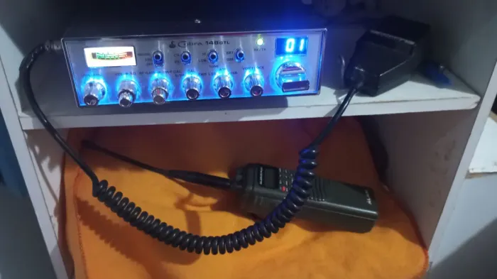 Vendo um Rádio Px cobra 148 gtl