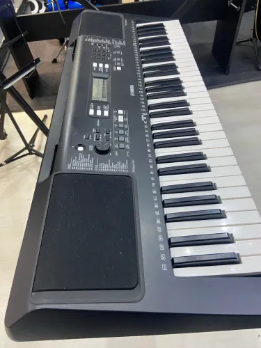 TECLADO YAMAHA PSR E363