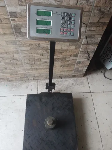 Balança semi nova 350kg