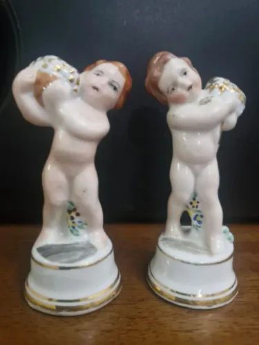 Decoração - par de anjinhos - vintage - 8 cm