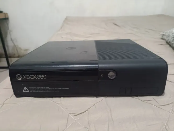 Xbox 360 super slim c/defeito+Fonte+controle+cabo A/V originais