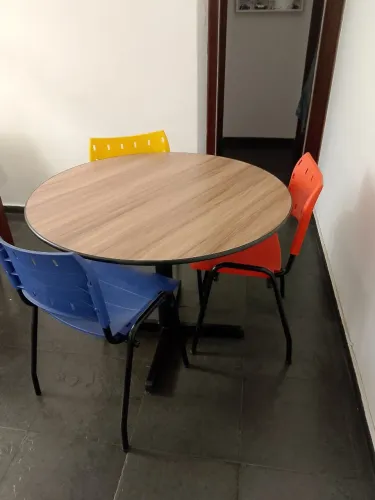 Mesa de reunião redonda