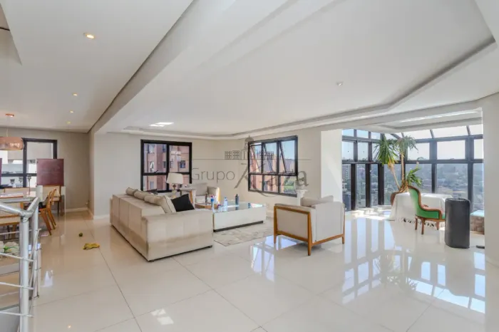 Cobertura Tríplex - Morumbi - 4 Dormitórios - 317m².