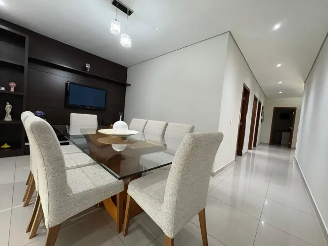 Casa a venda no bairro Renascer, em Betim.