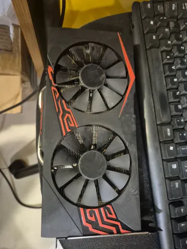 Placa de Vídeo ASUS Radeon RX 570 4GB GDDR5 - Testada 100%
