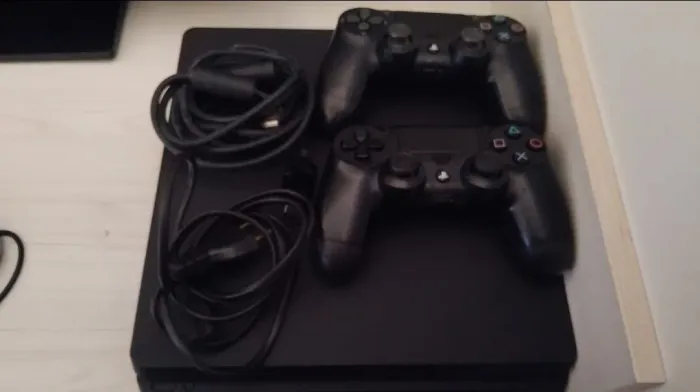 Ps4 slim
