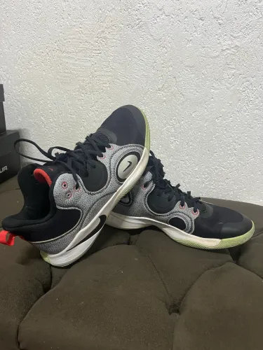 tênis nike fly.by mid 2 preto e cinza