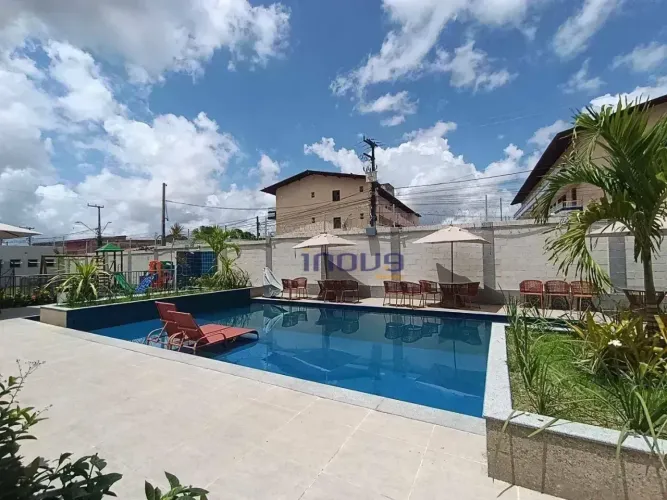 Apartamento com 2 dormitórios para alugar, 37 m² por R$ 1.228,00/mês - Siqueira - Fortalez