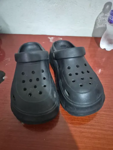 Crocs seminovo