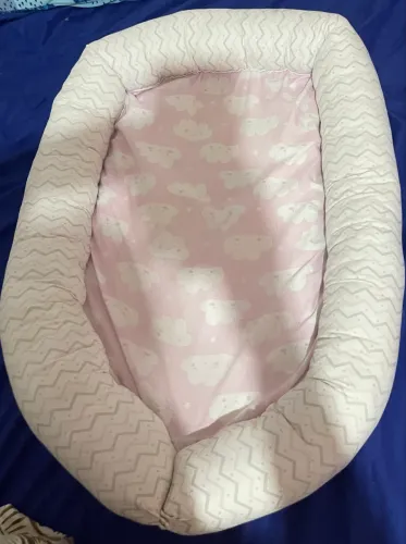 Ninho para bebê e almofada de amamentação