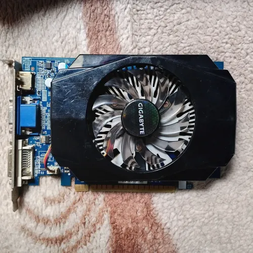 Placa de vídeo gigabyte N630 2GB
