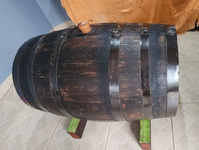 Barril de Carvalho 200 litros..pronto para uso.
