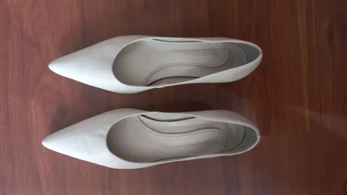 BAIXOUUU!! Scarpin Couro Bottero Salto Baixo Bico Fino