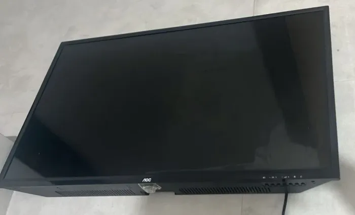 TV Led AOC 32 Polegadas - Tela Quebrada - Retirada