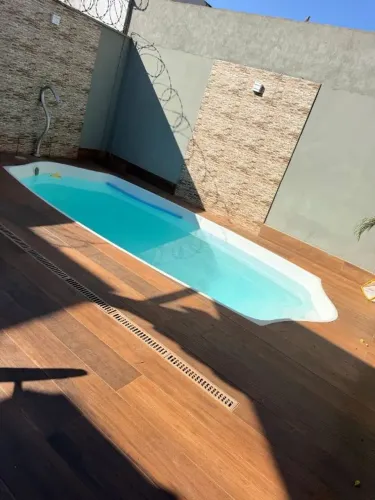 CASA A VENDA PQ. DAS OLIVEIRAS