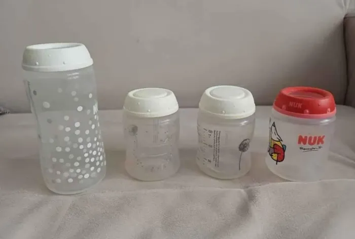 Kit Mamadeira Nuk sem bico + recipientes para leite usados