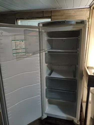 Freezer vertical grande Consul
