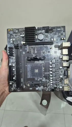 Placa mãe AM4 para retirada de peças ou conserto