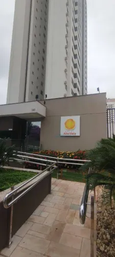 Apartamento com 3 dormitórios para alugar, 73 m² por R$ 3.330,00/mês - Aurora - Londrina/P