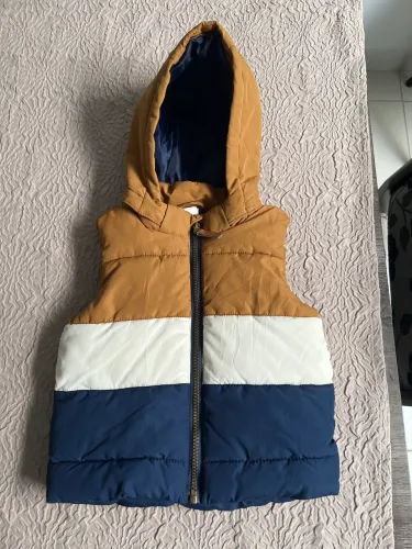 Colete H&M com capuz removível 2 anos