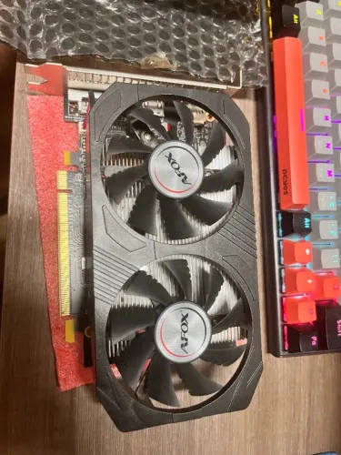 Placa de Video RX550 - 4GB DDR5 Dual Fan - 128 Bits *Excelente Estado*