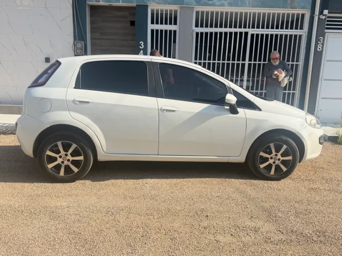 Fiat Punto Attractive Italia 1.4 F.flex 8V 5P 2013