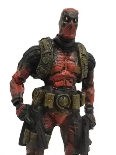 Boneco de Resina Deadpol 22cm