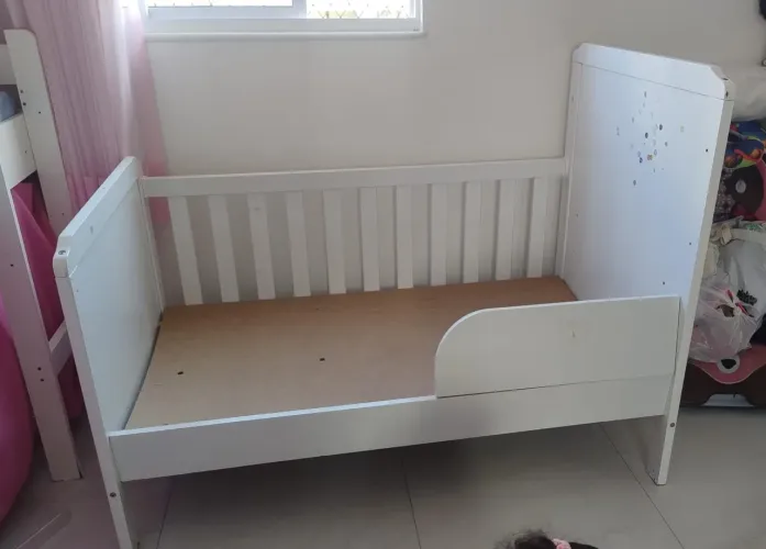 Cama infantil com proteção