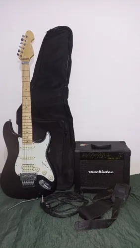 Guitarra Michael MX7 Ponte flutuante stratocaster + amplificador MACKINTER MAXX-15COLOR 