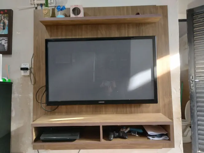 Kit TV 43 polegadas,painel e vídeo game PS3 SLIM com 1 controle.