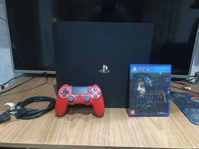 Ps4 Pro em ótimo estado!