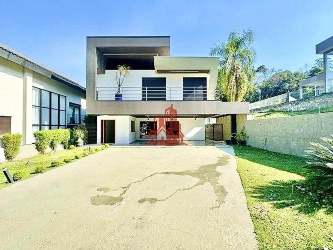 Casa à Venda e Locação no Condomínio Vintage 4 Suítes, Piscina, Rua Tranquila