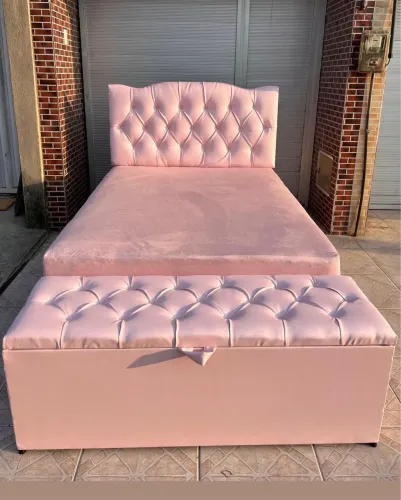 Cabeceira painel + cama unibox + Puff baú - Casal 