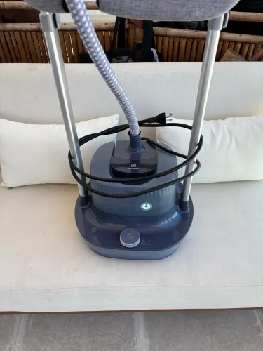 Vaporizador de roupas vertical Electrolux Expert