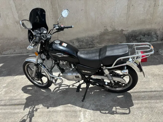 Suzuki Intruder 125 2016 R&15.000