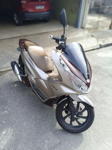 PCX abaixo da tabela 