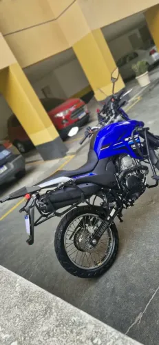 Yamaha XTZ Lander 250 azul (2024) - Moto de Garagem, 4.700 km 