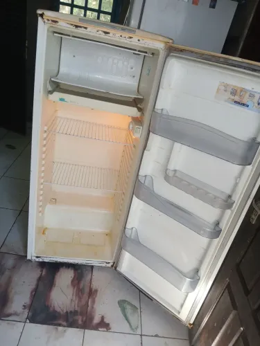 Geladeira usada funcionando tudo entrego