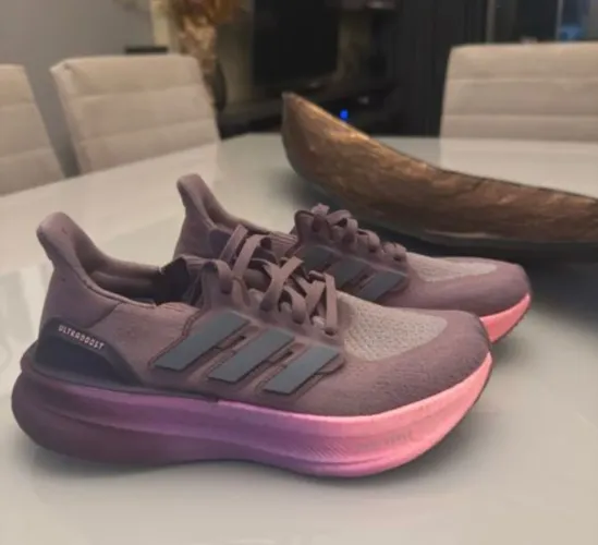 Tênis adidas ultraboost 5  35