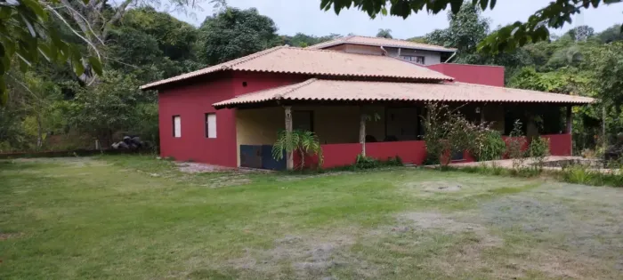 Sitio em Itaguara MG Casa muito Boa nascente e lagoa Oportunidade Fácil Acesso