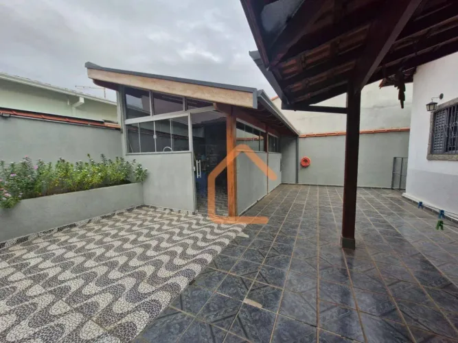Casa com 3 dormitórios à venda, 193 m² por R$ 760.000,00 - São Carlos - Pouso Alegre/MG