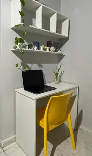 Mesa +nicho +pratileira em mdf