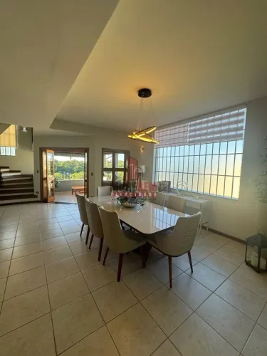 Casa com vista para o Parque da Rua do Porto - 4 suítes - gourmet e piscina