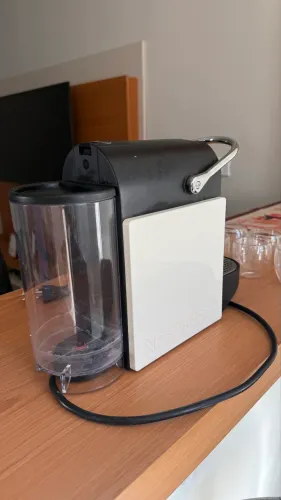 Cafeteira Nespresso pixie Branca