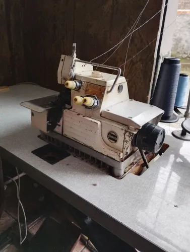 Maquina overloq industrial funciona bem 500