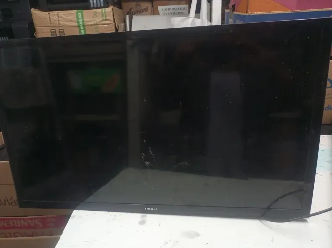 Tv Samsung smartv 32 tela quebrada