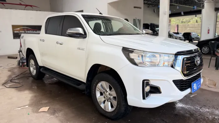 Toyota Hilux CD SR 4X4 2.8 TDI Diesel Aut. 2020